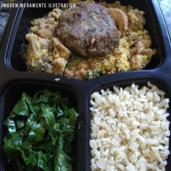 Marmitinha arroz integral, feijão tropeiro, couve refogada e hambúrguer