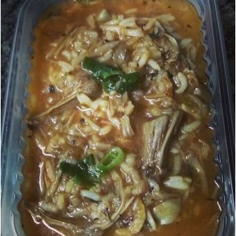 Carne com legumes ao curry com leite de coco