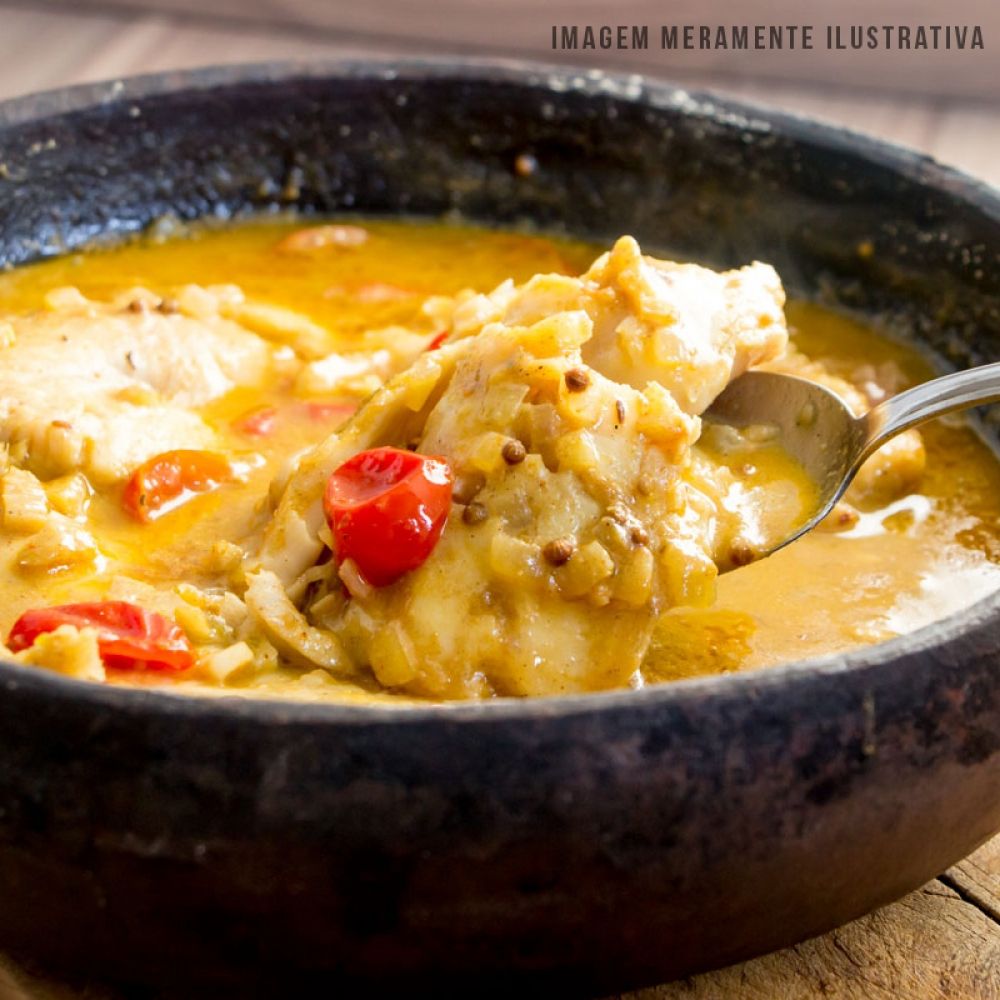 Carne com legumes ao curry com leite de coco