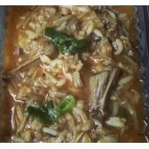 Carne com legumes ao curry com leite de coco