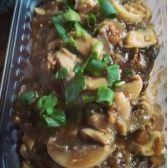 Carne assada ao molho madeira com champignon