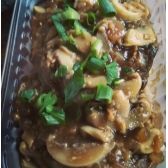 Carne em tiras ao vinho tinto com shitake