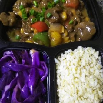 Marmitinha arroz integral, soja xadrez, repolho roxo refogado