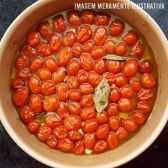 Molho de tomate cereja confitado com alcaparras e ervas de provence